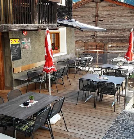 מלון Hotel-restaurant Drei Tannen 2*